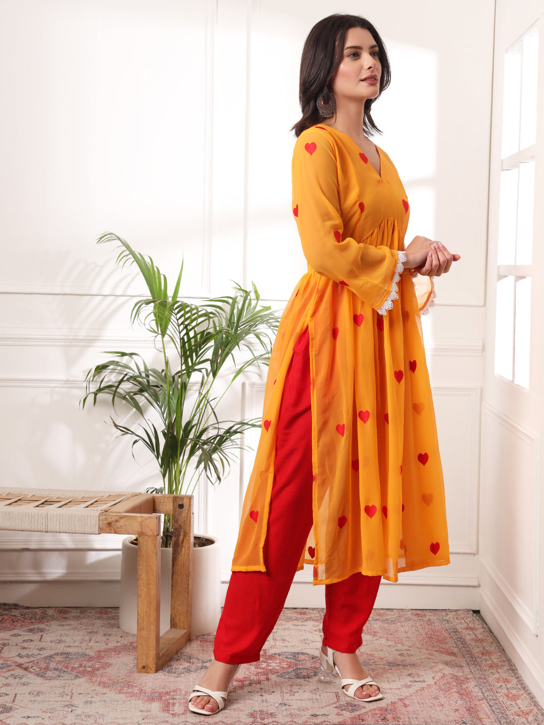 Georgette Embroiderd Alia Cut Flared Kurta With Pockets Pants